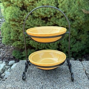 Longaberger 2 Butternut Pie Plates with Wrought Iron Serving Stand